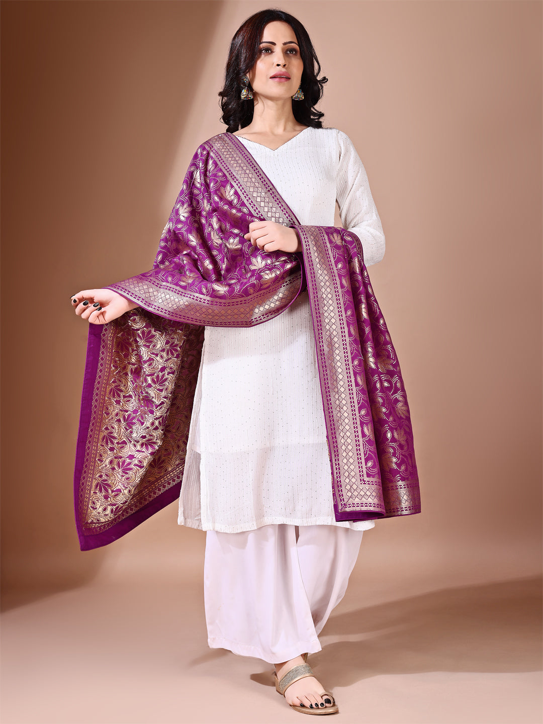 Front view of purple Banarasi bridal dupatta, ideal for wedding ceremonies.