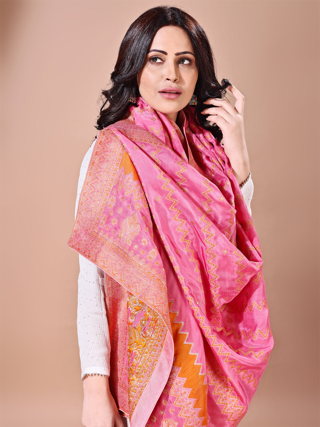 Front view of pink Banarasi bridal dupatta, ideal for wedding ceremonies.